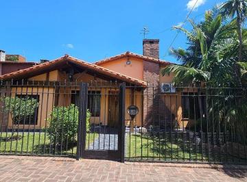 Casa · 180m² · 3 Ambientes · 1 Cochera · Chalet 4 Ambientes - Castelar Norte