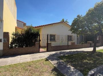 Casa · 90m² · 2 Ambientes · Casa - Castelar Norte