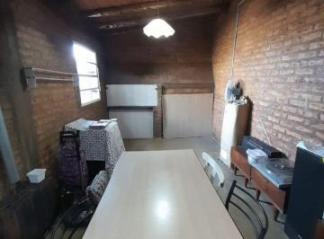 Casa de 4 ambientes, Trelew · Casa Tipo Duplex, con Amplio Patio - Barrio Los Aromos