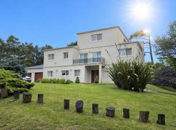Casa de 7 ambientes, Cariló · Espectacular Casa en Carilo a Media Cuadra del Mar