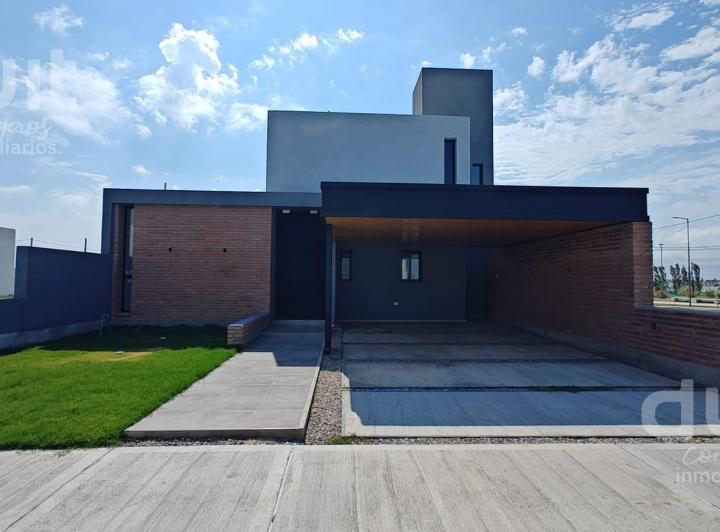Casa · 188m² · 6 Ambientes · 2 Cocheras