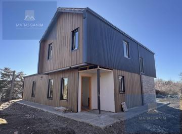 Casa · 140m² · 4 Ambientes · Casa de Categoría a Estrenar en Barrio Villaverde