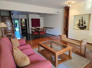 PH · 292m² · 5 Ambientes · 1 Cochera · PH en San Martin