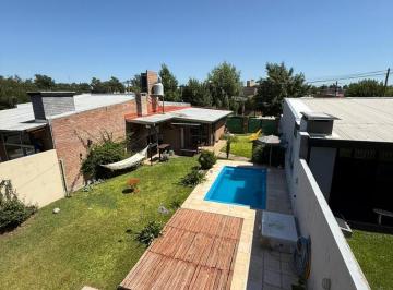 Casa · 90m² · 4 Ambientes · 1 Cochera · Casa en Los Pinos