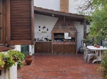 Casa · 190m² · 5 Ambientes · 4 Cocheras · Casa en Temperley Este