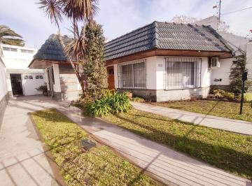 Casa · 180m² · 4 Ambientes · 1 Cochera · Casa Chalet en Venta en Quilmes, G. B. a. Zona Sur, Argentina