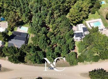 Terreno · 923m² · Lote en Venta en Costa Esmeralda