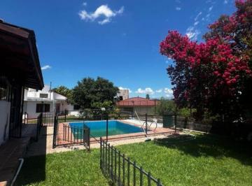 Casa · 15435m² · 5 Ambientes · 1 Cochera · Casa con 540 m² de Terreno, 2 Dorm. en Venta en Villa Carlos Paz