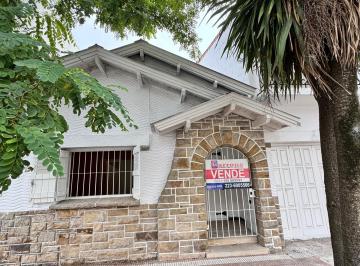 Casa · 120m² · 3 Dormitorios · 1 Cochera · Venta Chalet en Pompeya