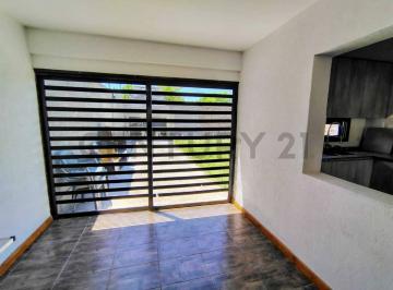Casa · 220m² · 4 Ambientes · 1 Cochera · Century 21 Lucio Barroso Vende