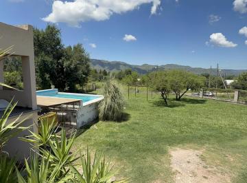 Casa · 350m² · 7 Ambientes · 3 Cocheras · Casa en Venta en Bialet Masse a Apto Credito con Pileta y Amplio Parque a 500 m de Ruta 38