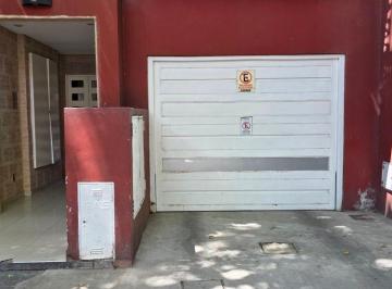 Garage , Tres de Febrero · Cochera Cubierta Fija con Baulera en Pleno Centro Comercial de Caseros!