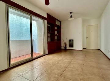 Departamento · 46m² · 3 Ambientes · Departamento de Escalera, con 2 Dorm., Balcón y Terraza Común.