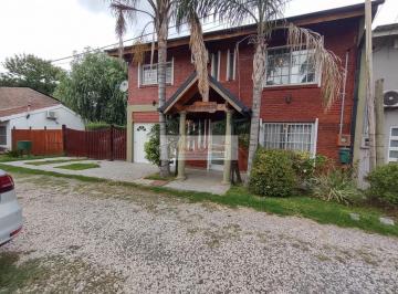 Casa · 162m² · 5 Ambientes · 1 Cochera · ¡Hermosa Casa de Dos Plantas con Garage y Parrilla en Country Weekend!