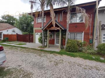 Casa · 162m² · 5 Ambientes · 1 Cochera · ¡Hermosa Casa de Dos Plantas con Garage y Parrilla en Country Weekend!