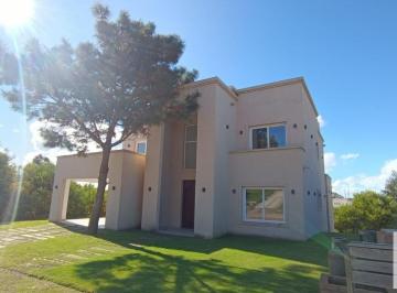 Casa · 418m² · 7 Ambientes · Casa en Venta - 5 Dorm. 7 Baños - Pinamar