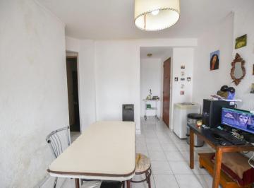 Departamento · 52m² · 3 Ambientes · Alquiler Depto 2 Dorm. 10 y 62