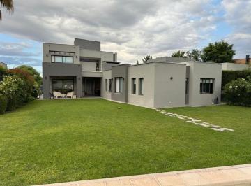 Casa de 10 ambientes, Luján de Cuyo · Casa en Barrio El Remanso