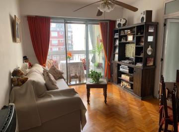 Departamento · 50m² · 3 Ambientes · 2 Cuartos 2 Balcones un Comedor Diario a m del Subte y Parque Centenario