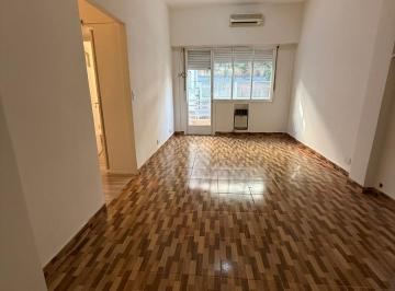 Departamento · 64m² · 3 Ambientes · 3 Ambientes con Balcon Al Frente en Recoleta!