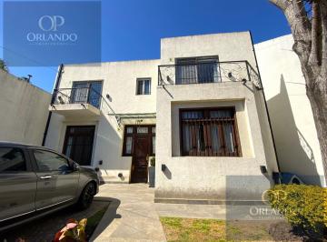Casa · 294m² · 5 Ambientes · 2 Cocheras · Casa en Venta 3 Dorm. con Dependencia - Estilo Ingles