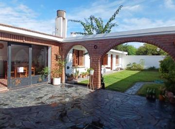 Casa de 8 ambientes, Villa del Totoral · Villa del Totoral Casa de 3 Dorm con Quincho Equipado