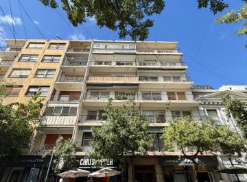 Departamento de 4 ambientes, Ciudad de Mendoza · Departamento en Venta en El Microcentro de La Ciudad, Situado en Reconocida Calle Espejo.