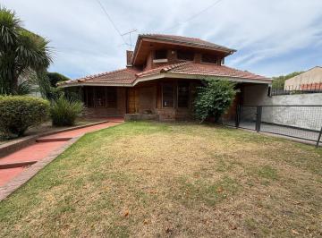 Casa · 285m² · 7 Ambientes · 2 Cocheras · Casa en Jose Marmol en Venta