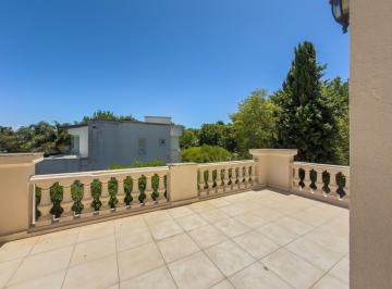 Casa · 510m² · 6 Ambientes · 2 Cocheras · Casa en Venta en Abril Club de Campo con Vista Al Golf y Piscina Climatizada