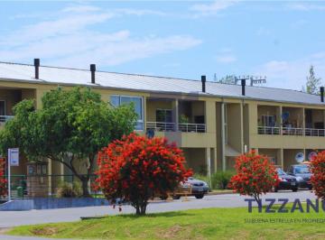 Departamento · 70m² · 2 Ambientes · 1 Cochera · Departamento Duplex en Venta en Altos de Hudson 2