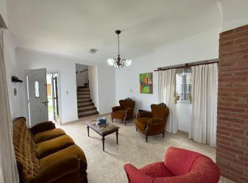 Casa · 140m² · 5 Ambientes · 153 Esq 13 Berisso