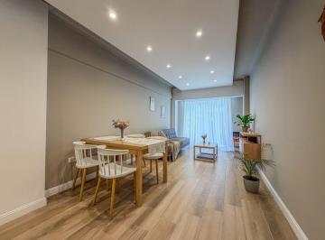 Departamento · 50m² · 3 Ambientes · Venta - 3 Ambientes - Reciclado y Amoblado - a La Calle con Balcon