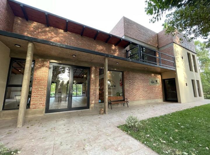 Local comercial · 440m² · 5 Ambientes