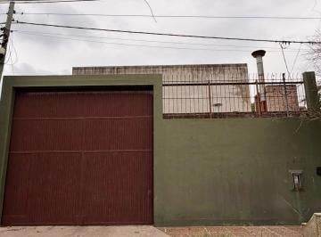Bodega-Galpón · 210m² · 1 Ambiente · Se Vende Excelente Galpon en B° Zumaran