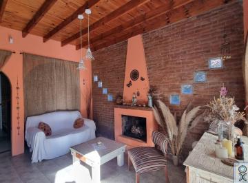 Casa · 132m² · 3 Ambientes · 1 Cochera · Casa en Venta con Pileta Sobre La Calle San Miguel, Barrio El Rocío, del Viso, Pilar.