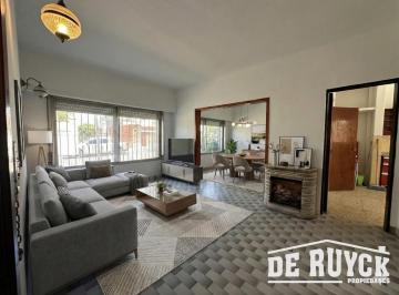 Casa · 179m² · 5 Ambientes · 2 Cocheras · Casa 5 Dorm. en Barrio Parque Calchaquí