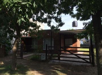 Casa · 60m² · 4 Ambientes · 1 Cochera · Casa en Ricardone a La Venta de 2 Dorm.