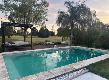 Casa · 600m² · 5 Ambientes · 2 Cocheras · Excelente Propiedad en Country Venado 2 Fondo Al Golf! Oportunidad!