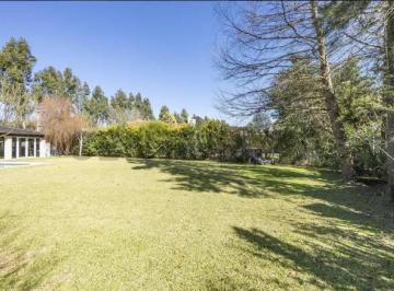 Oficina comercial · 220m² · 6 Ambientes · Venta – Casa 4 Ambientes en Barrio Solar del Bosque - Canning
