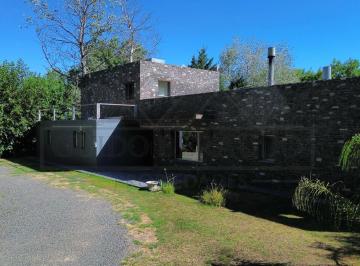 Casa · 218m² · 8 Ambientes · 1 Cochera · Casa en La Cañada Polo Club