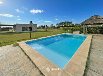 Casa · 89m² · 3 Ambientes · 1 Cochera · Venta - Casa 2 Dorm., con Piscina, Jardin, y Parrillero - Roldán.