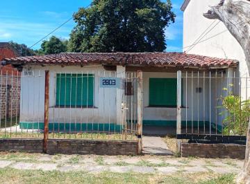 Casa de 3 ambientes, Malvinas Argentinas · En Venta Casa a Remodelar en El Barrio Textil