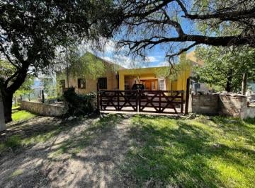 Casa · 233m² · 6 Ambientes · Hermosa Casa 3 Dorm. en Venta - Excepcional Visa Al Lago