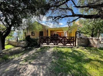 Casa · 702ha · 6 Ambientes · Hermosa Casa 3 Dorm. en Venta - Excepcional Visa Al Lago