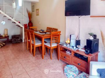 Casa · 51m² · 4 Ambientes · 1 Cochera · Venta - Casa 2 Dorm. con Patio y Cochera - Barrio Matheu, Rosario.
