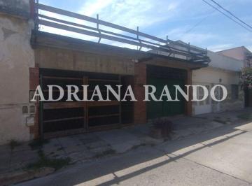 Casa de 3 ambientes, Velez Sarsfield · Casa de 3 Ambientes Sobre Lote con Garage – Patio – Terraza y Galpón con Entrada Independiente