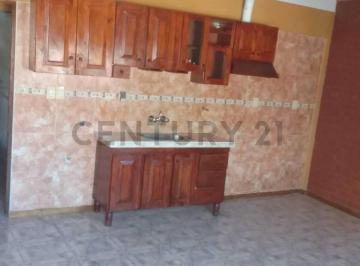 Departamento · 230m² · 10 Ambientes · 1 Cochera · Complejo en Venta con Renta Activa – Casa + 3 Departamentos a Pasos de Calle Mitre