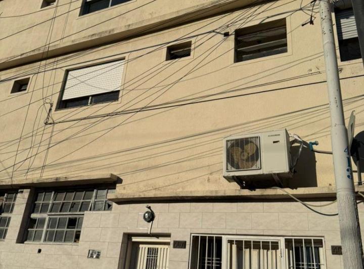 Departamento de Dos Ambientes en Primer Piso con Bajas Expensas