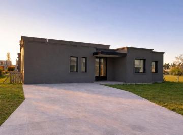 ChatGPT Image 6 feb 2026, 05_40_46 p.m..png · Casa en Venta Lote Al Agua a Estrenar San Matias