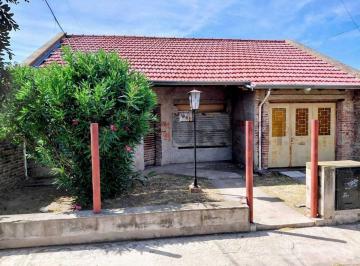 Casa · 230m² · Casa en Villa Ressia